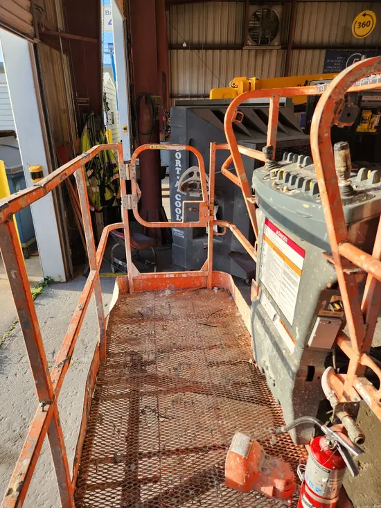 2017 JLG 400S Boom Lift
