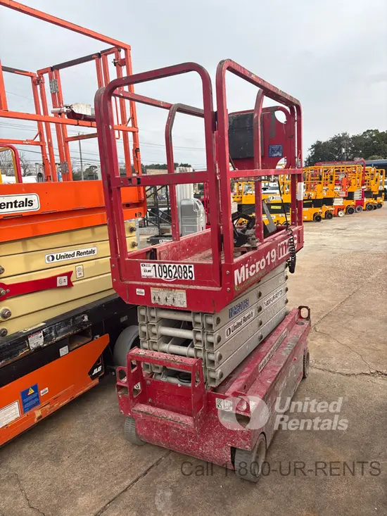 2019 MEC MICRO 19 Scissor Lift
