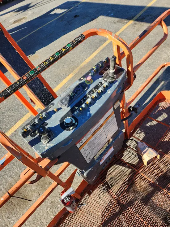 2015 JLG 800AJ Articulating Boom Lift