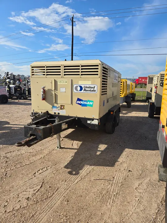2019 Doosan XP825/HP750WCU Air Compressor