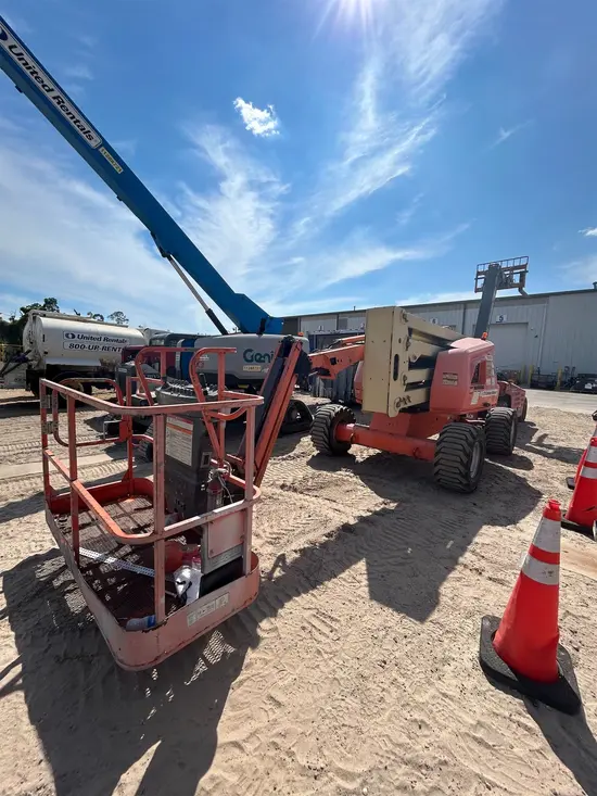 2017 JLG 450AJ Articulating Boom Lift