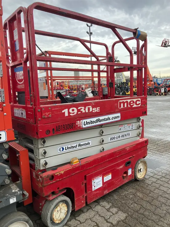 2017 MEC 1930SE Scissor Lift