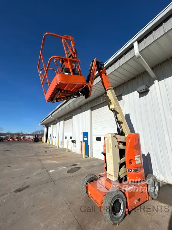 2014 JLG E300AJP Articulating Boom Lift