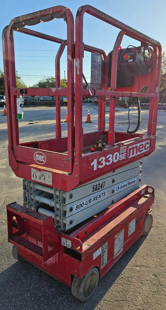 2018 MEC 1330SE Scissor Lift