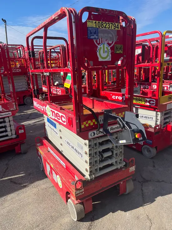 2018 MEC MICRO 19 Scissor Lift