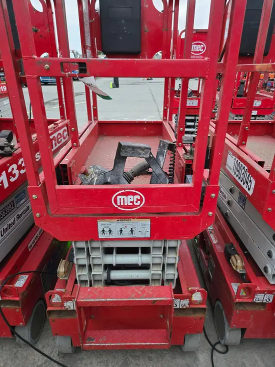 2019 MEC 1330SE Scissor Lift