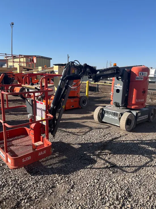 2017 Skyjack SJ30ARJE Articulating Boom Lift