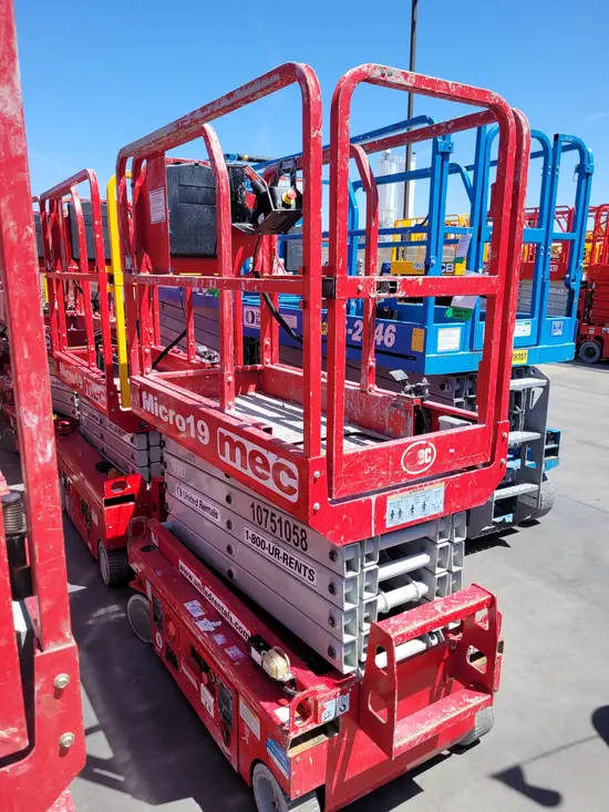 2018 MEC MICRO 19 Scissor Lift