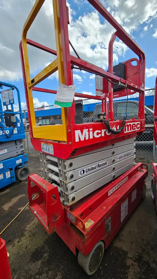 2018 MEC MICRO 19 Scissor Lift