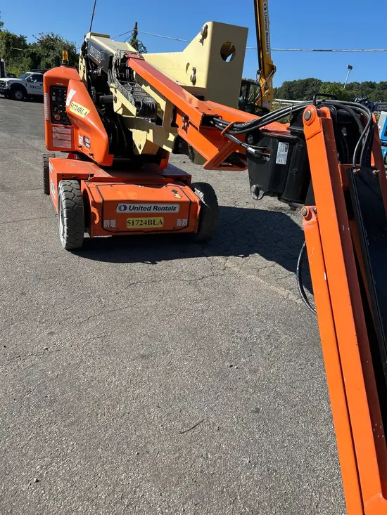 2017 JLG E400AJPN Articulating Boom Lift