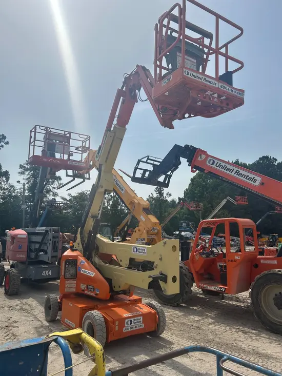 2017 JLG E400AJPN Articulating Boom Lift