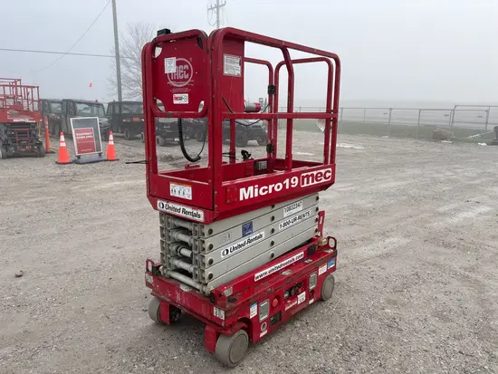 2018 MEC MICRO 19 Scissor Lift