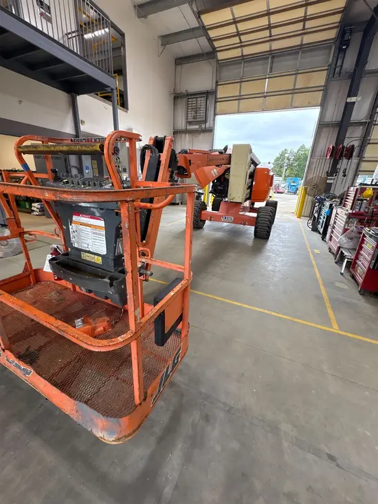 2017 JLG 450AJ Articulating Boom Lift