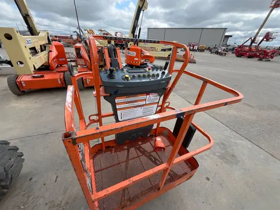 2017 JLG E400AJPN Articulating Boom Lift