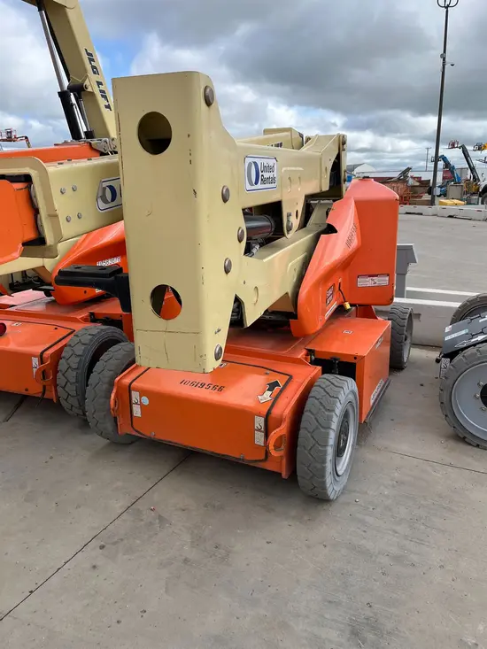 2017 JLG E400AJPN Articulating Boom Lift