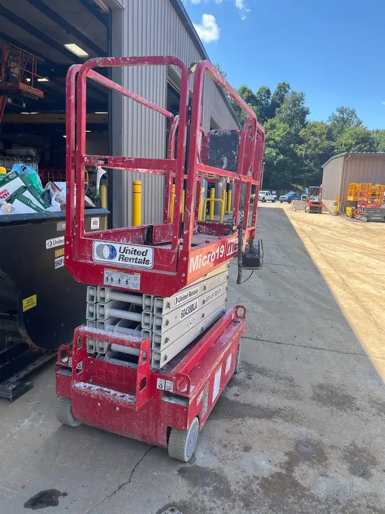 2018 MEC MICRO 19 Scissor Lift