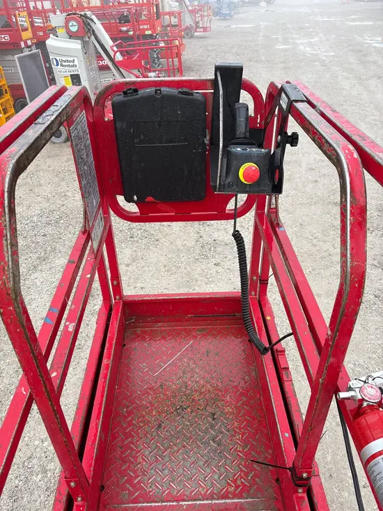 2018 MEC MICRO 19 Scissor Lift