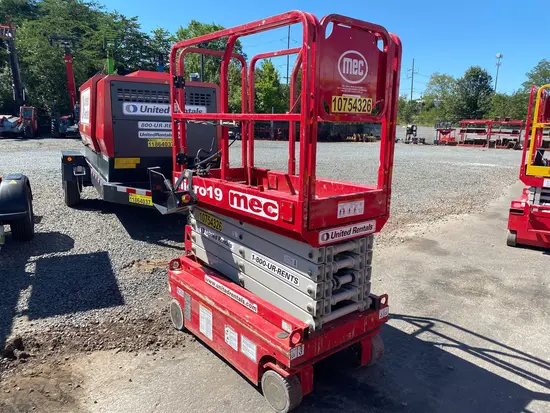 2018 MEC MICRO 19 Scissor Lift