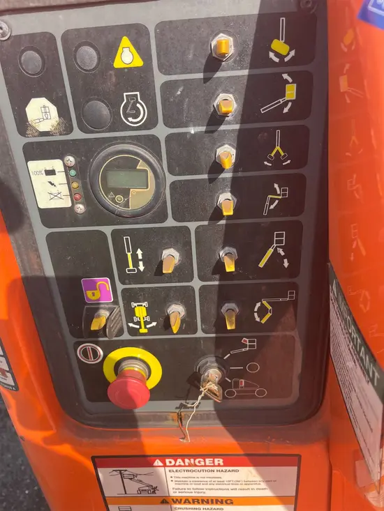 2017 JLG E400AJPN Articulating Boom Lift