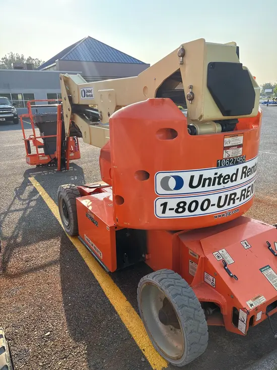 2017 JLG E400AJPN Articulating Boom Lift