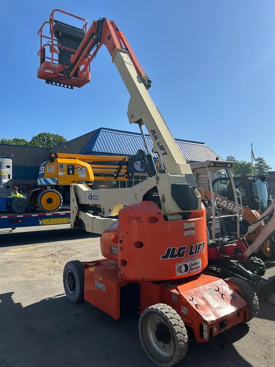 2015 JLG E400AJPN Articulating Boom Lift