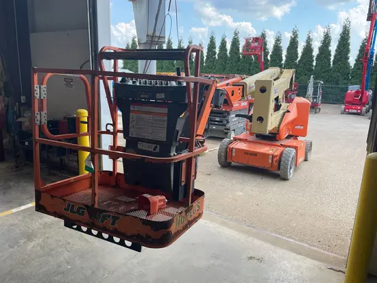 2017 JLG E400AJPN Articulating Boom Lift