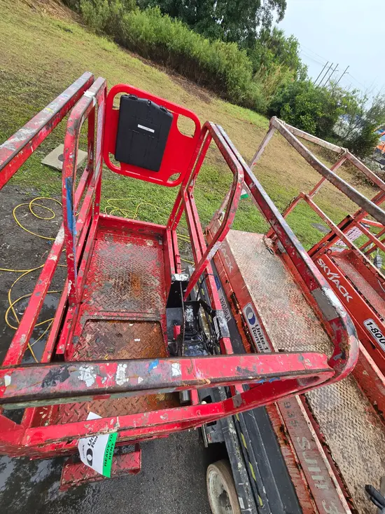 2018 MEC MICRO 19 Scissor Lift