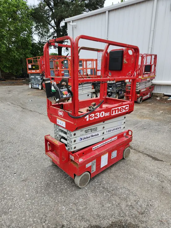 2018 MEC 1330SE Scissor Lift