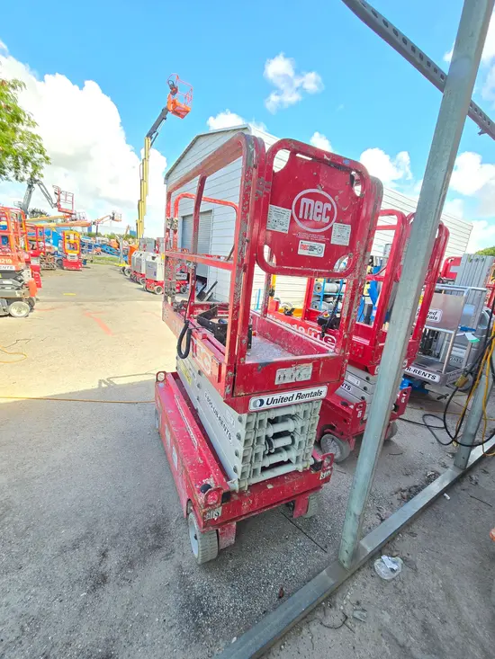 2018 MEC MICRO 19 Scissor Lift