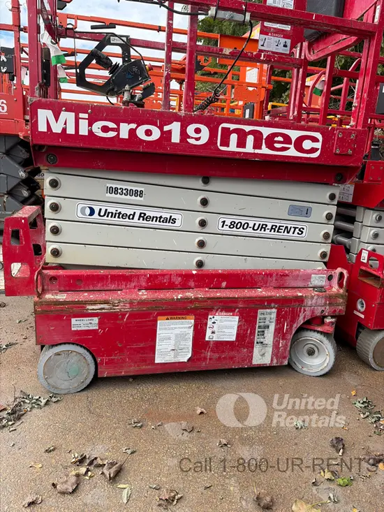 2018 MEC MICRO 19 Scissor Lift