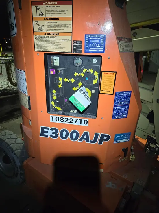 2018 JLG E300AJP Articulating Boom Lift