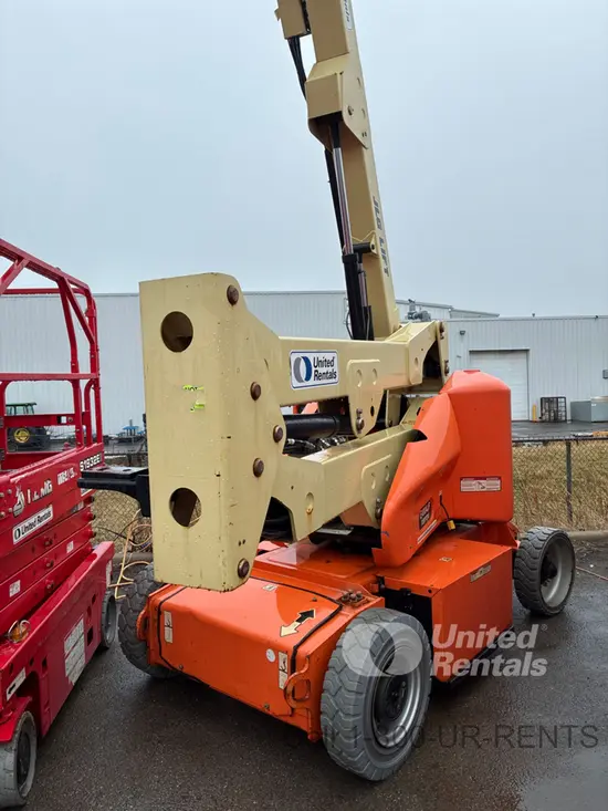 2017 JLG E400AJPN Articulating Boom Lift