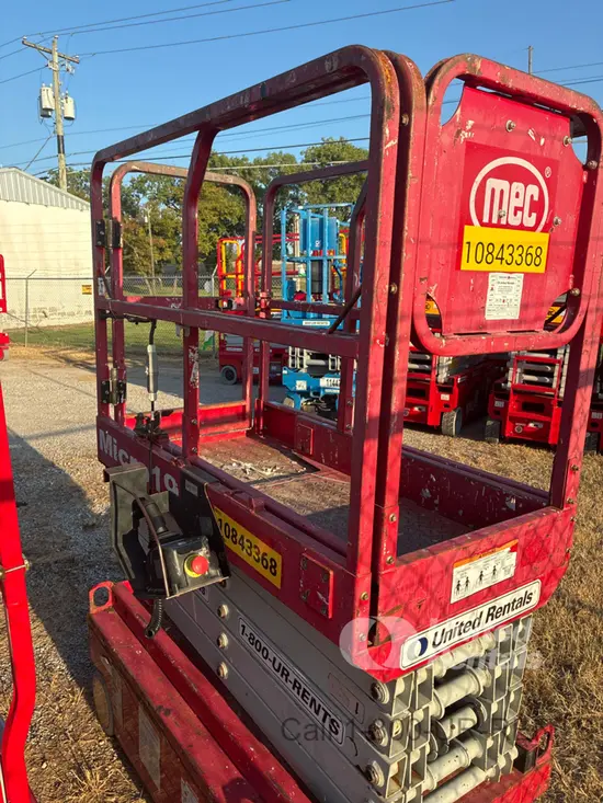 2018 MEC MICRO 19 Scissor Lift