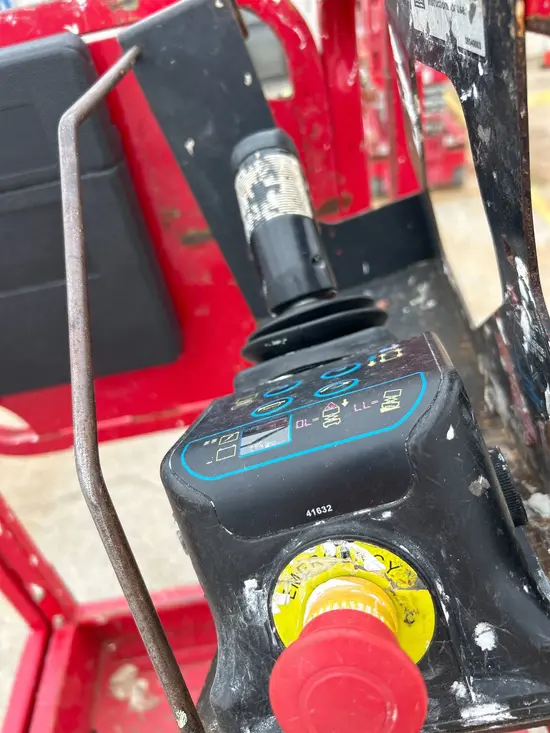 2018 MEC MICRO 19 Scissor Lift
