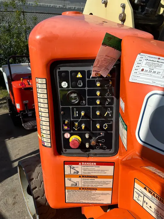 2015 JLG E400AJPN Articulating Boom Lift