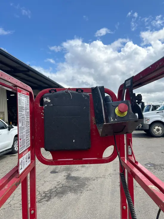 2018 MEC MICRO 19 Scissor Lift