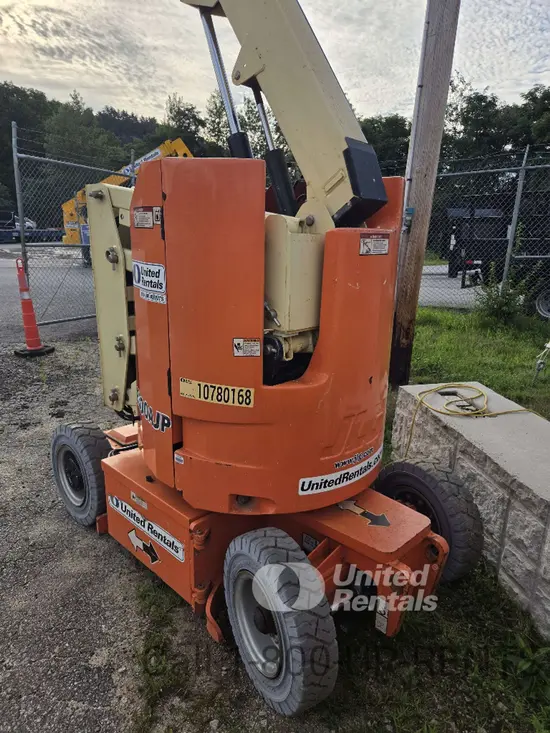 2018 JLG E300AJP Articulating Boom Lift