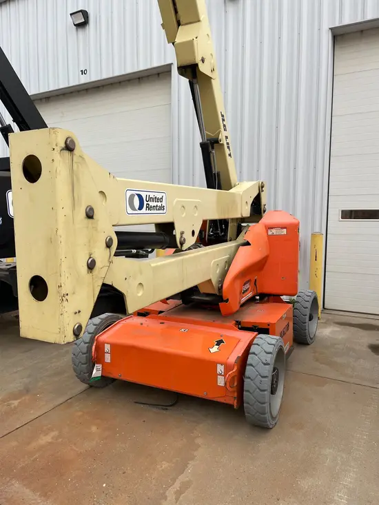 2015 JLG E450AJ Articulating Boom Lift