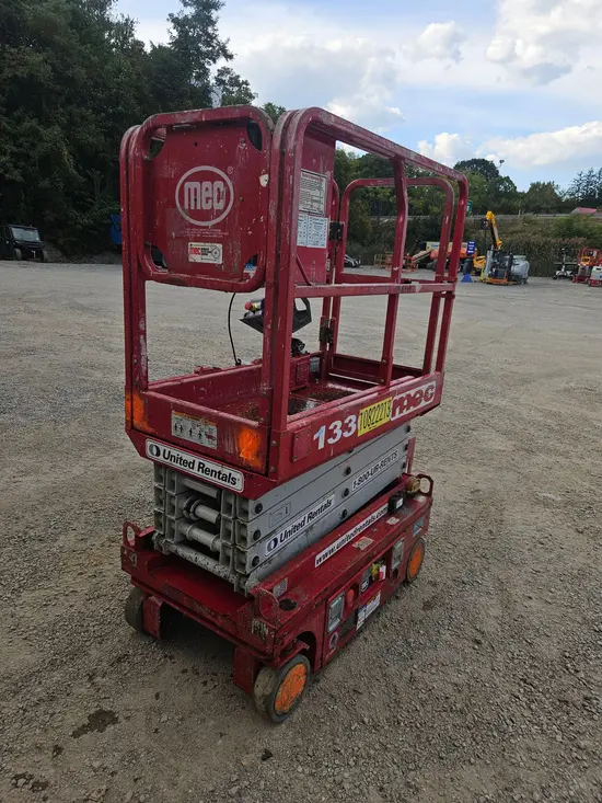 2018 MEC 1330SE Scissor Lift