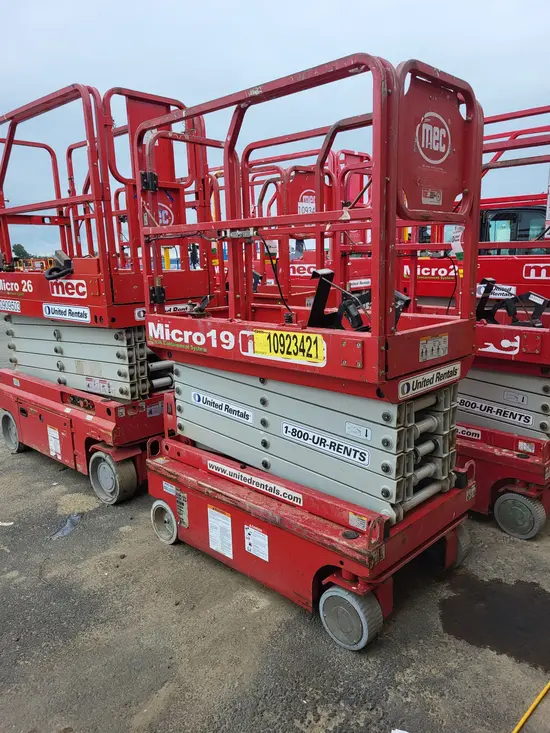 2019 MEC MICRO 19 Scissor Lift