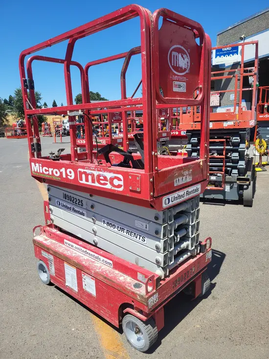 2019 MEC MICRO 19 Scissor Lift
