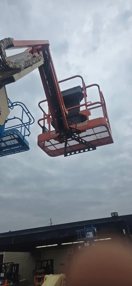 2017 JLG E450AJ Articulating Boom Lift