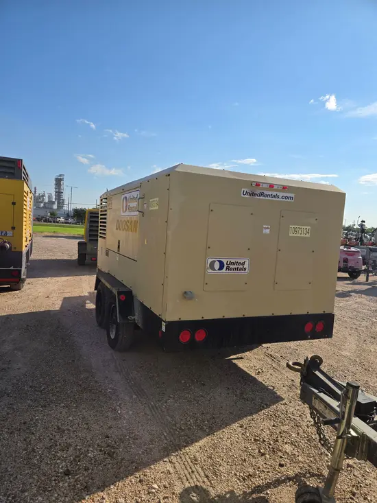 2019 Doosan XP825/HP750WCU Air Compressor
