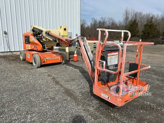 2016 JLG E400AJPN Articulating Boom Lift