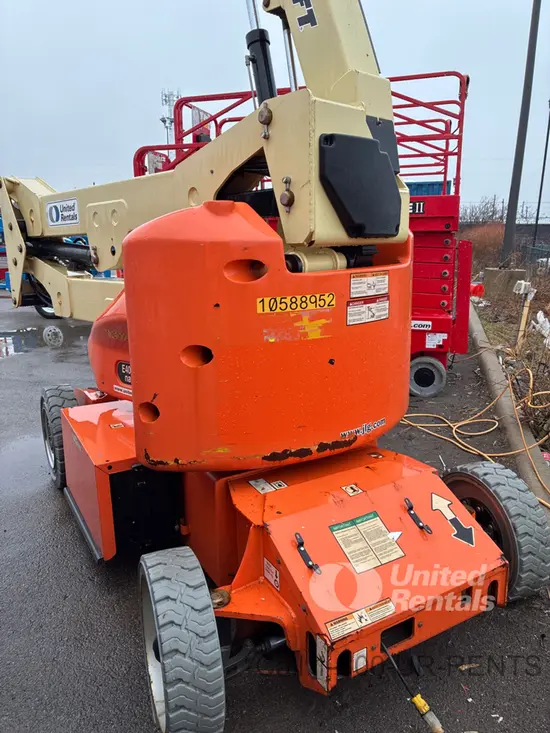 2017 JLG E400AJPN Articulating Boom Lift