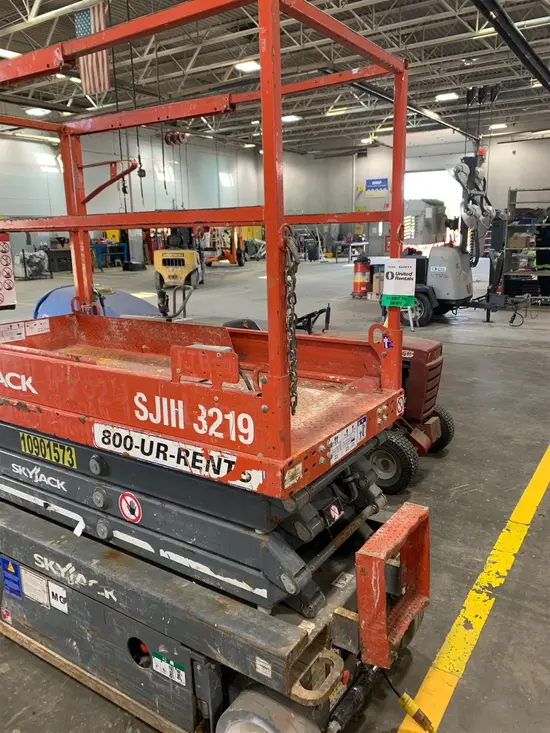 2019 MEC 1330SE Scissor Lift