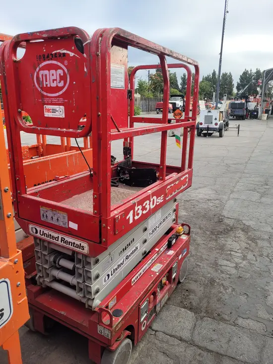 2018 MEC 1330SE Scissor Lift