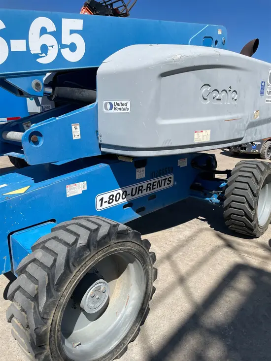 2014 Genie S-65 Boom Lift