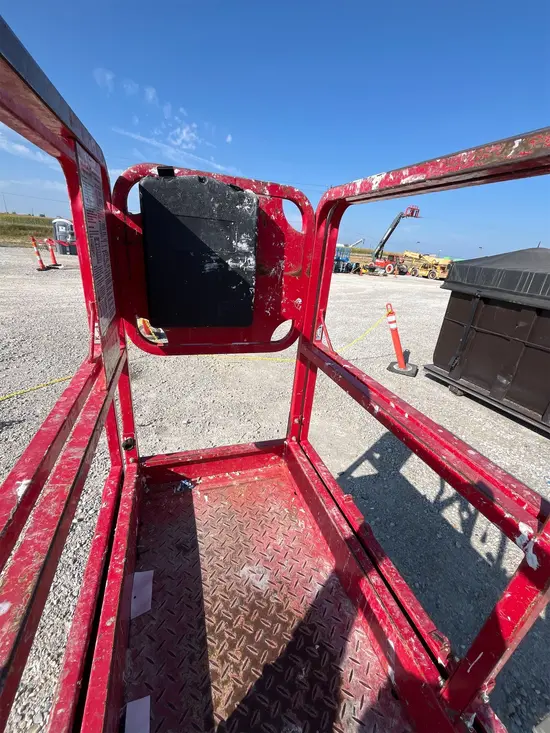 2018 MEC MICRO 19 Scissor Lift