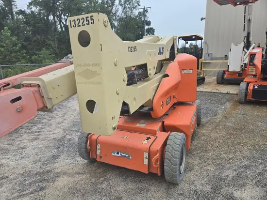 2013 JLG E400AJPN Articulating Boom Lift